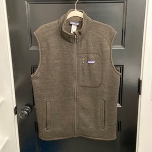 Mens Patagonia Large Best. Like new. Green/brown color.